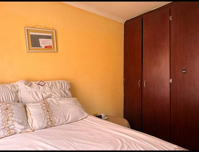 2 BEDROOM HOUSE FOR SALE IN TLHABANE WEST